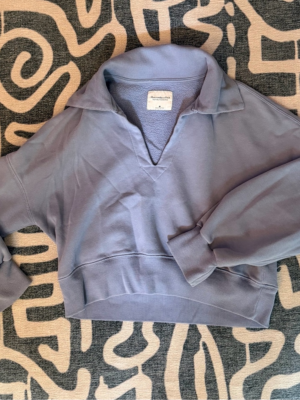 Abercrombie & Fitch Women's Light Blue Collared V-Neck Cropped Sweatshirt